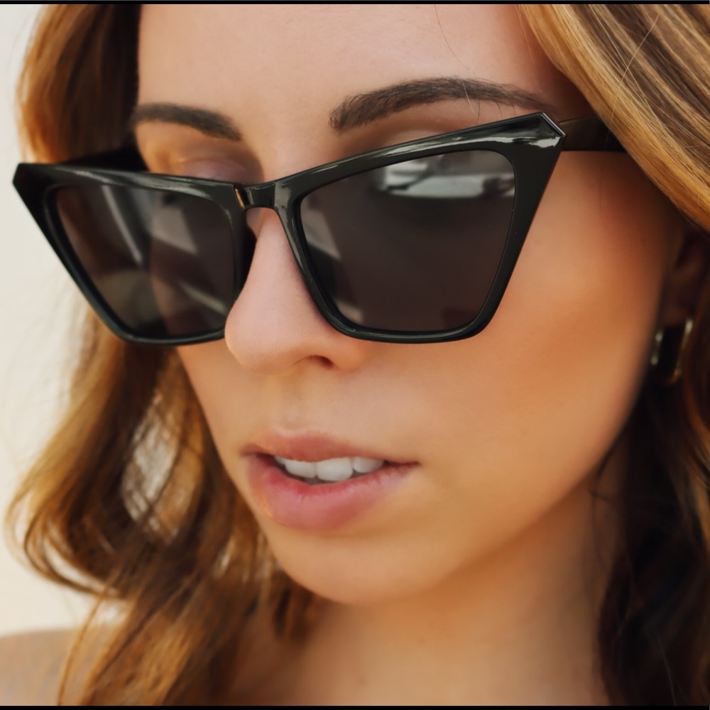 Black Cat Eye Sunglasses - Picture 4 of 4